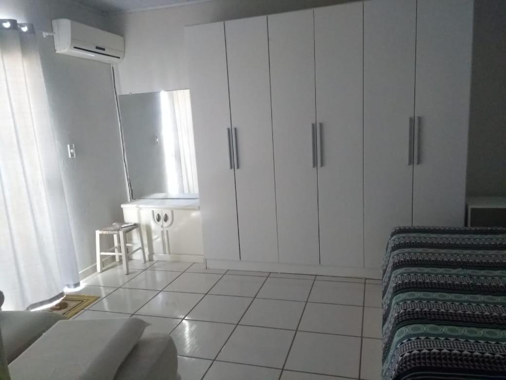 Casa De Praia Nunez ฟลอเรียนอโปลิส ภายนอก รูปภาพ
